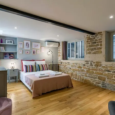 Lägenhet Charlie - Furnished - Downtown *