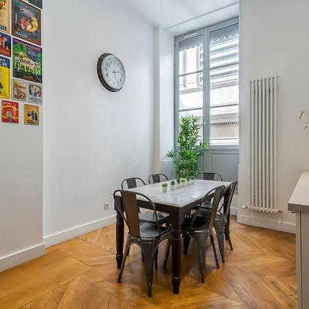 Charlie - Furnished - Downtown