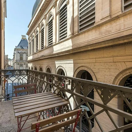 Charlie - Furnished - Downtown