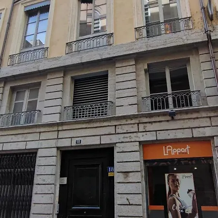 Charlie - Furnished - Downtown