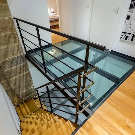 Charlie - Furnished - Downtown