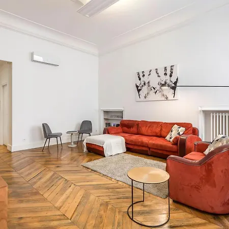 Apartmán Charlie - Furnished - Downtown *