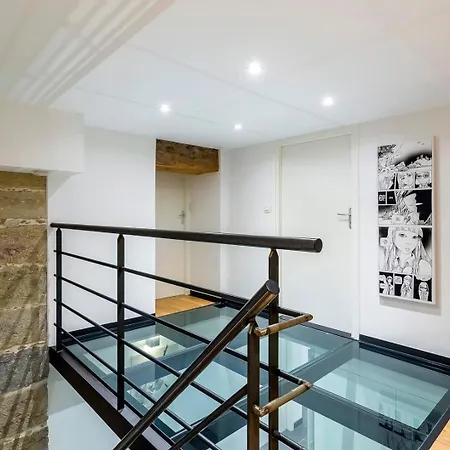 Charlie - Furnished - Downtown