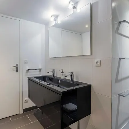 Apartmán Charlie - Furnished - Downtown